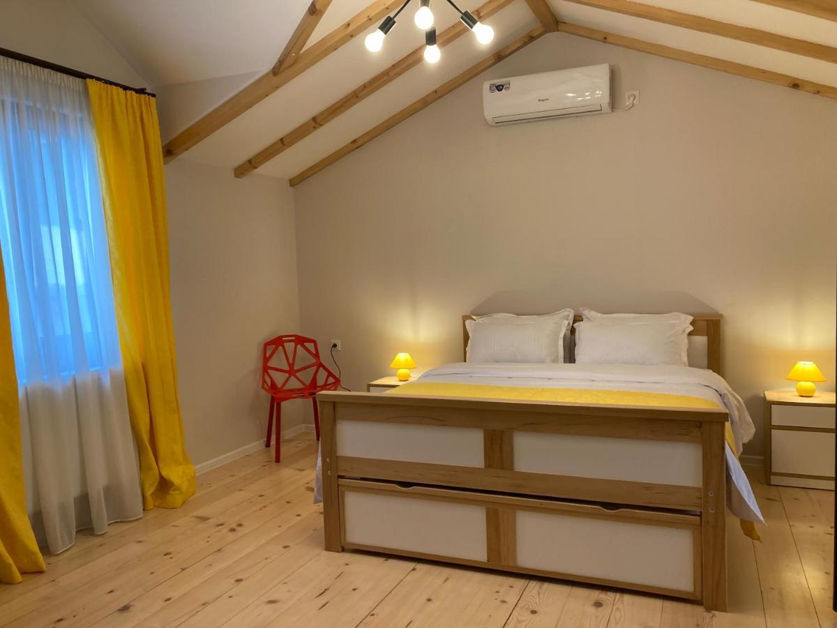 Borjomi Yellow Hotel Екстериор снимка