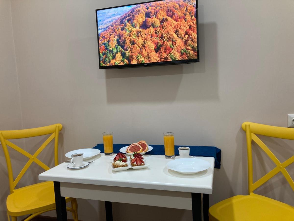 Borjomi Yellow Hotel Екстериор снимка