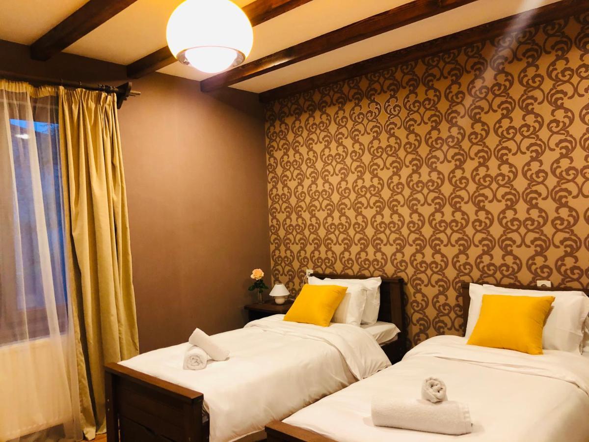 Borjomi Yellow Hotel Екстериор снимка
