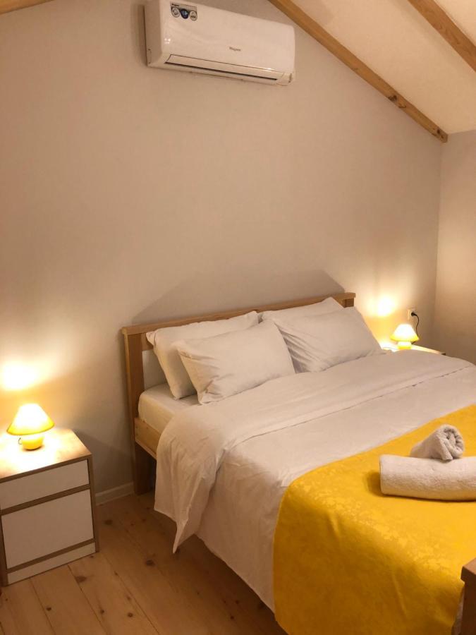 Borjomi Yellow Hotel Екстериор снимка